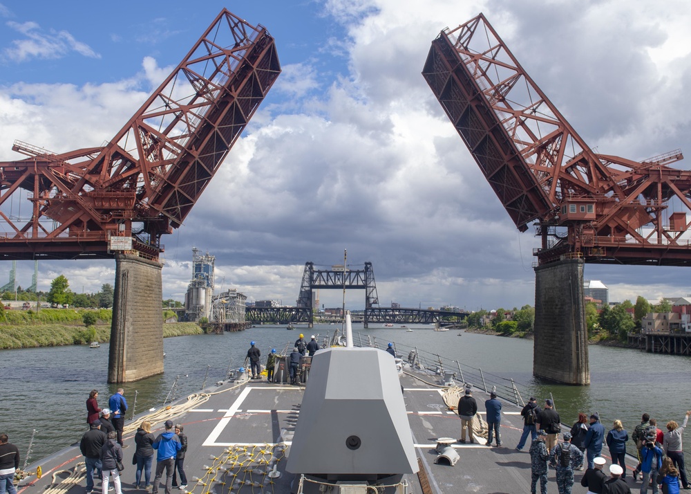 USS Pinckney Arrives in Portland for Rose Festival Fleet Week