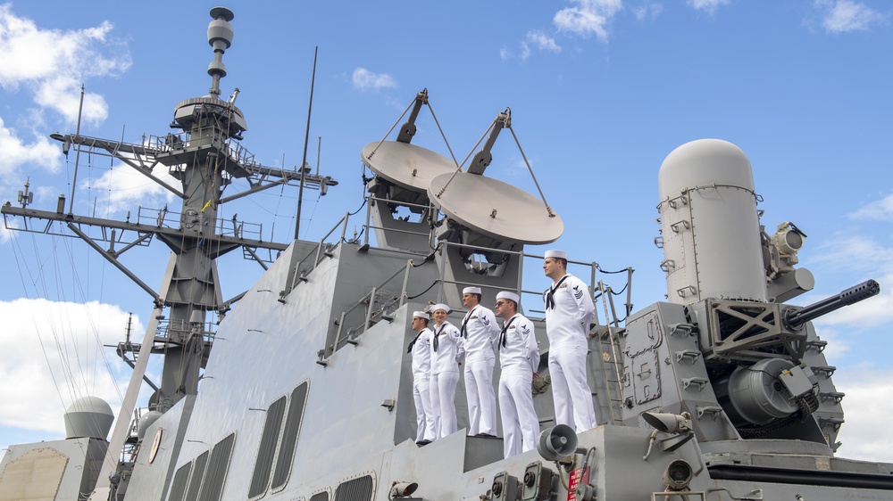 USS Pinckney Arrives for Rose Festival Fleet Week