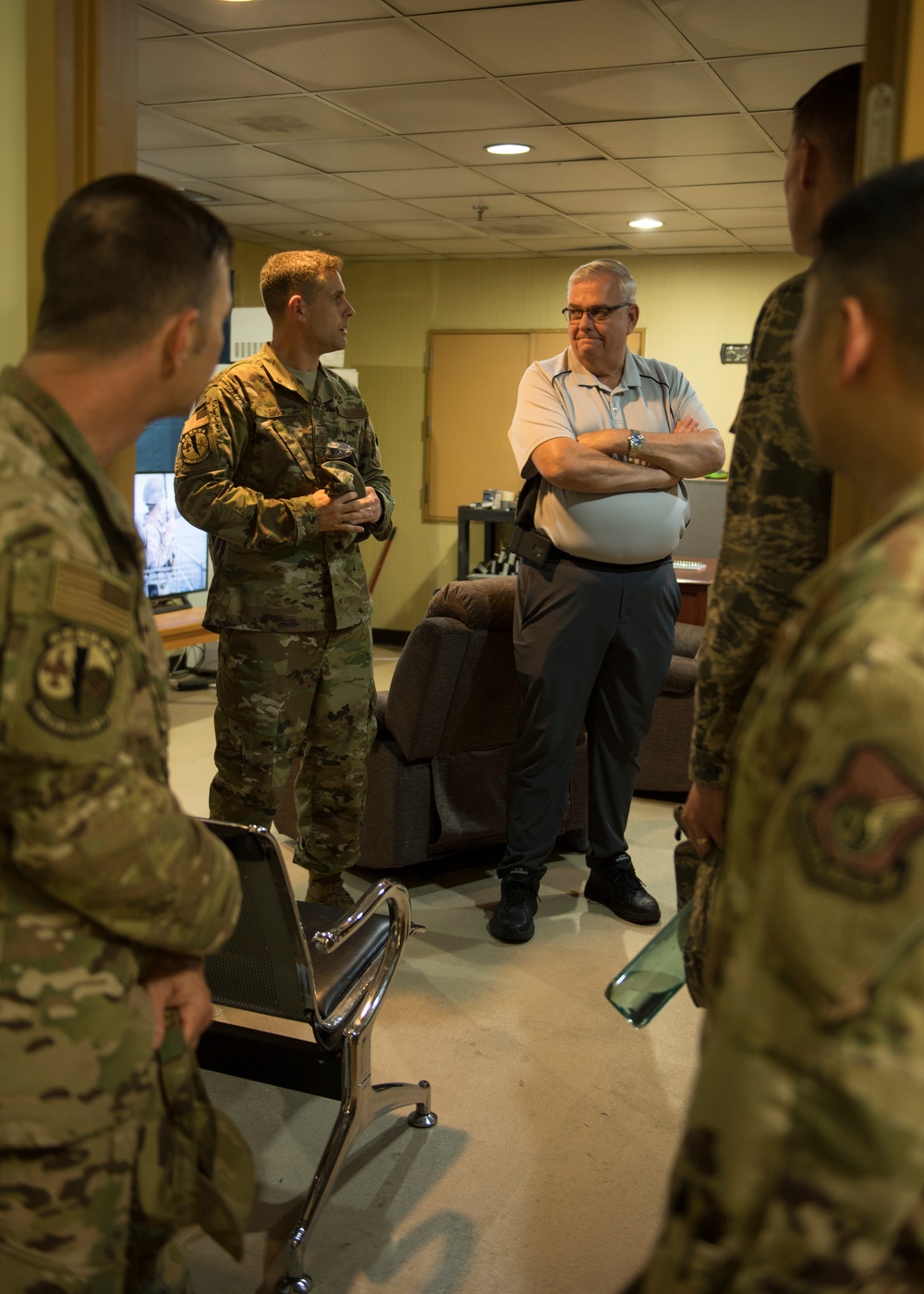 VFW member visits Osan AB