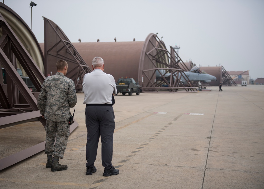 VFW member visits Osan AB