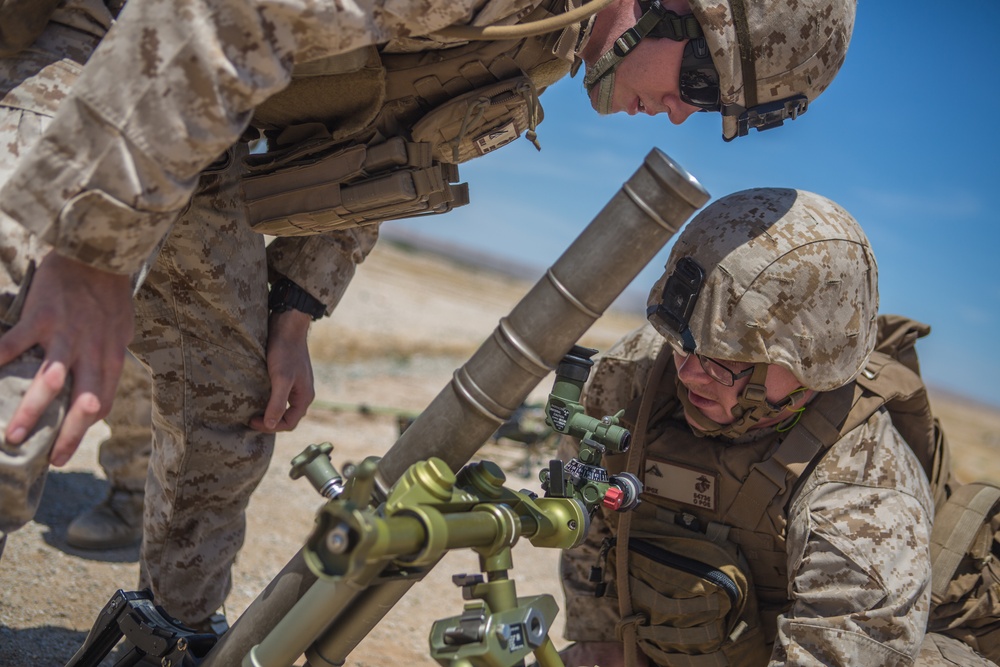 Reserve Marine mortarmen rain steel during ITX 4-19