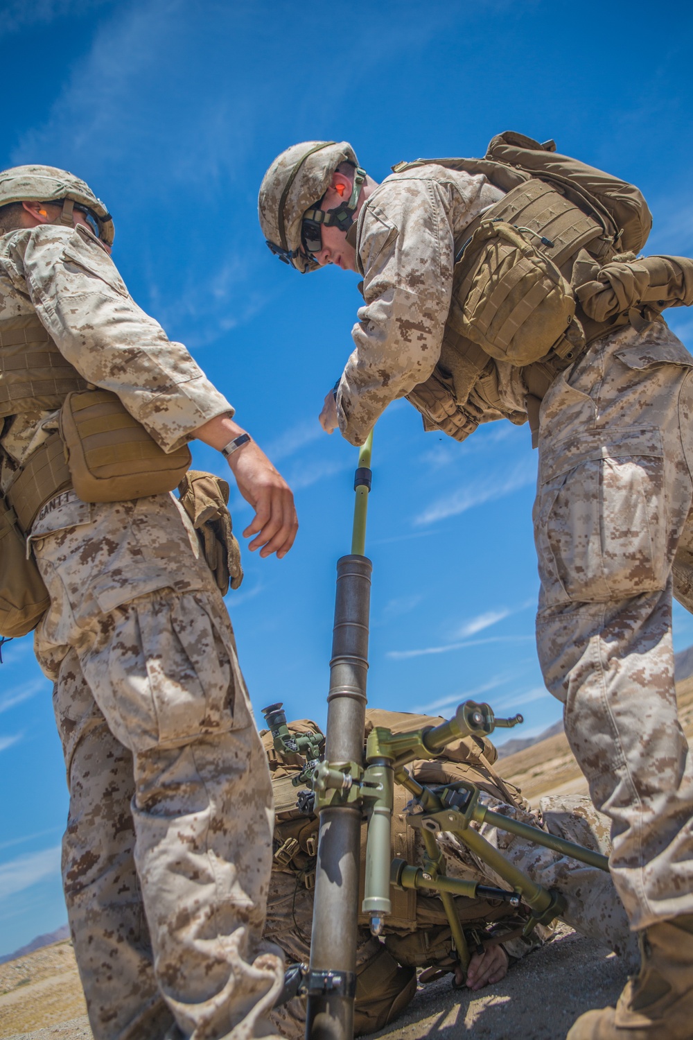 Reserve Marine mortarmen rain steel during ITX 4-19