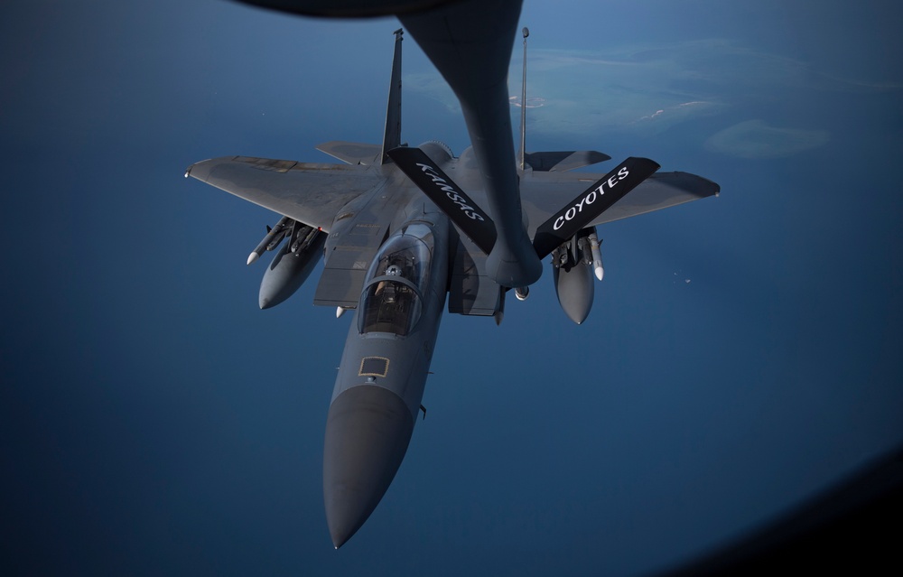 DVIDS - Images - F-15 Aerial Refuleing [Image 3 of 7]