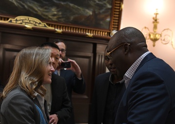 Angolan Armed Forces general visits US, Ohio for first time