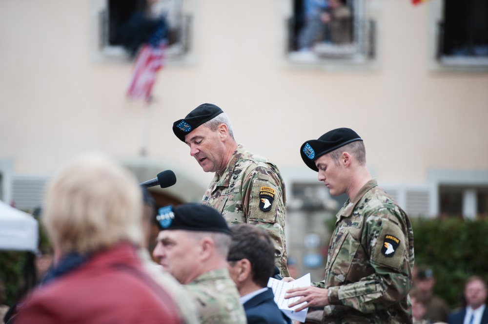 101st Commander Delivers Speech