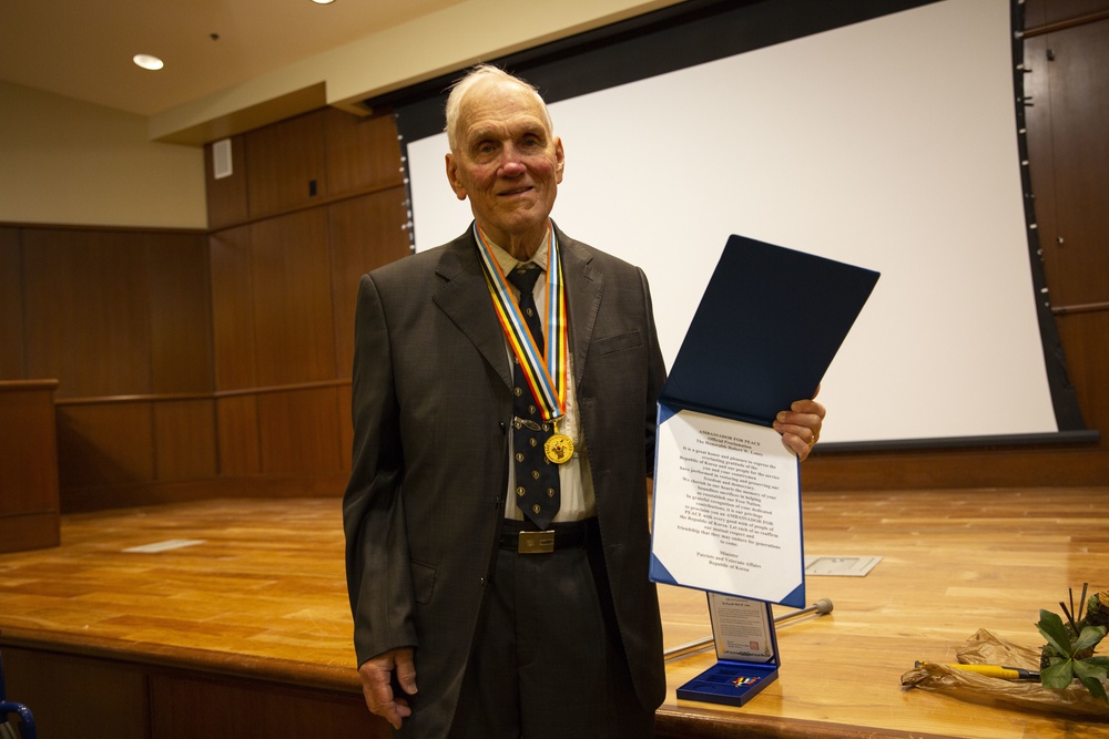 Korean War veteran receives Ambassador of Peace Medal
