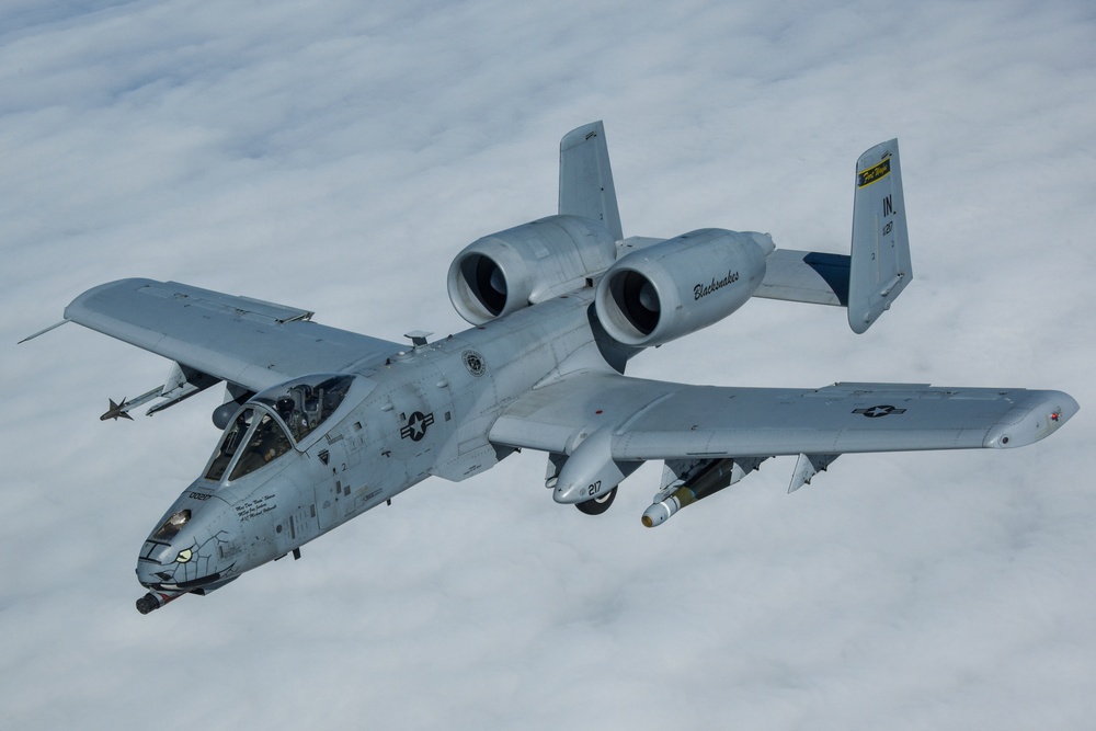 Pennsylvania’s 171st Refuels Indiana’s Warthogs