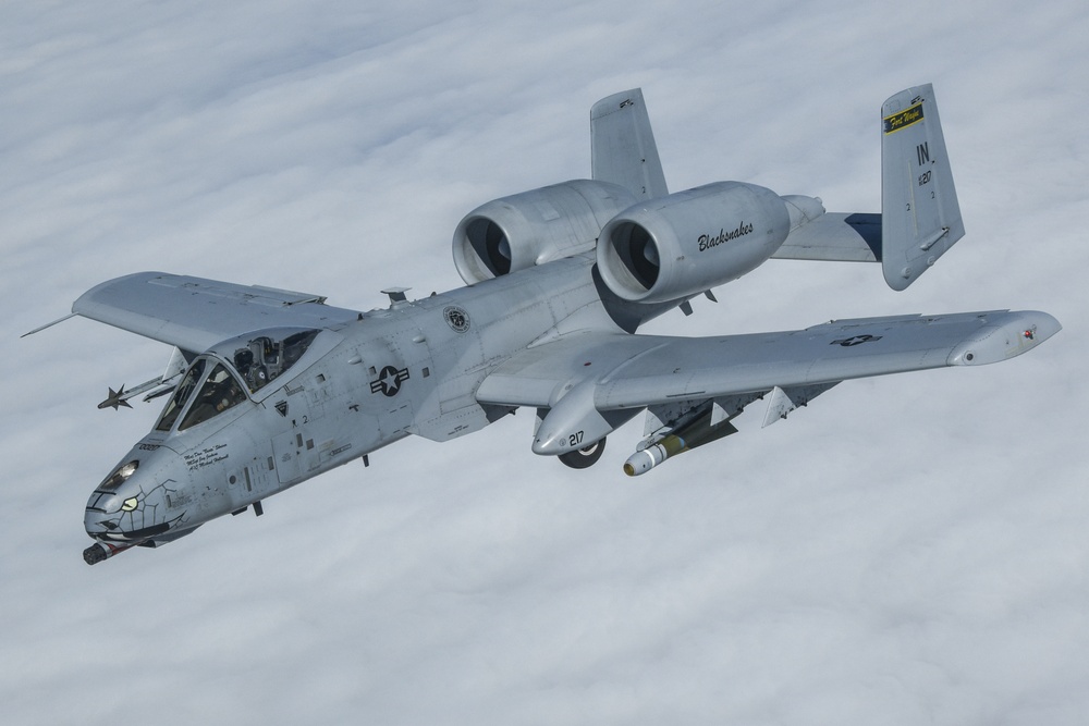 Pennsylvania’s 171st Refuels Indiana’s Warthogs