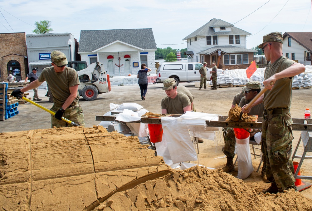 Illinois National Guard Sandbag in Grafton