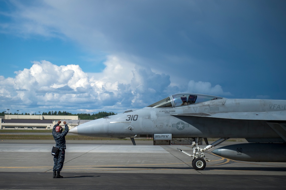 Navy F/A-18E Super Hornets train with JBER F-22s