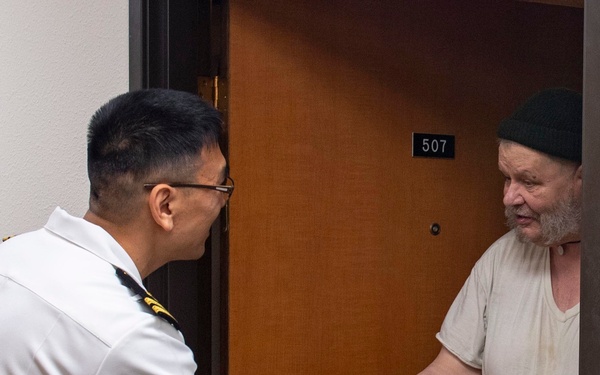 Sailors Participate in Meal on Wheels Community Relations Event