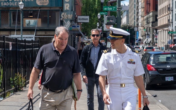 Sailors Participate in Meal on Wheels Community Relations Event