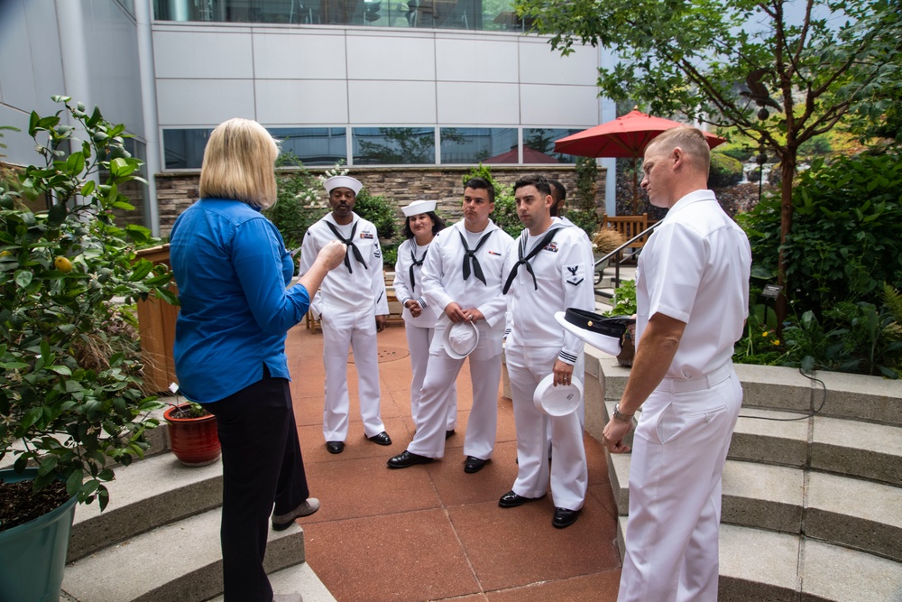 Sailors Visit Portland VA Hospital