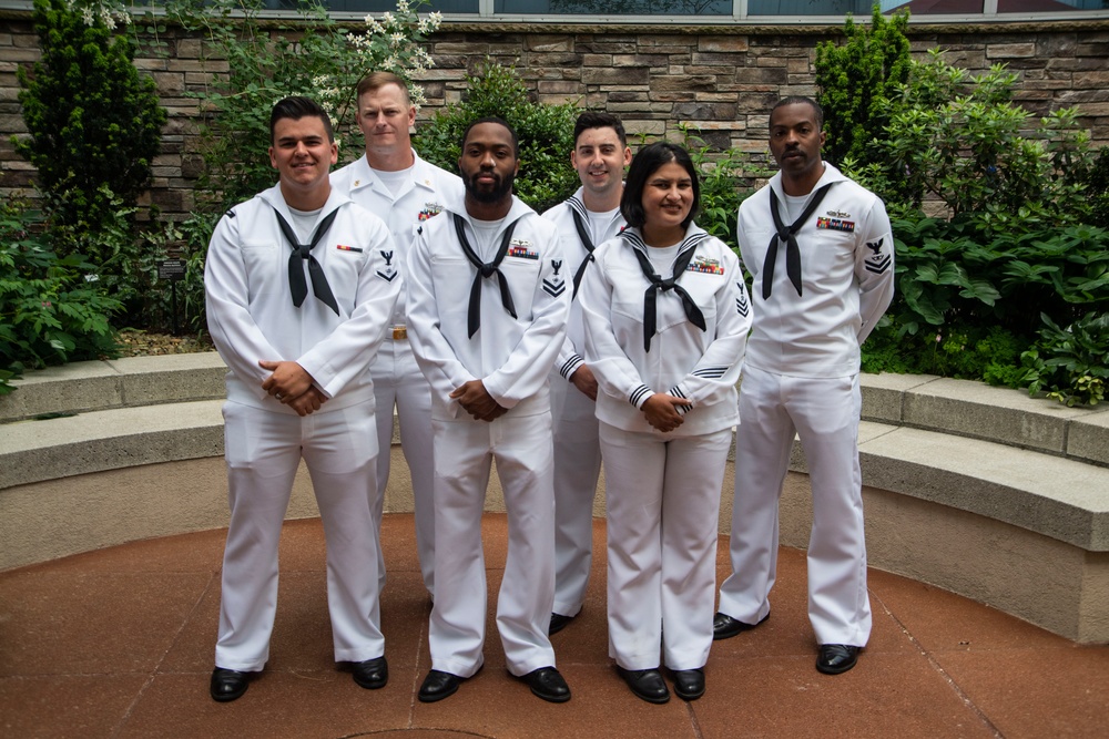 Sailors Visit Portland VA Hospital