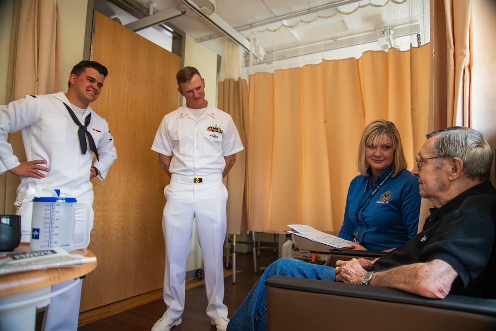Sailors Visit Portland VA Hospital