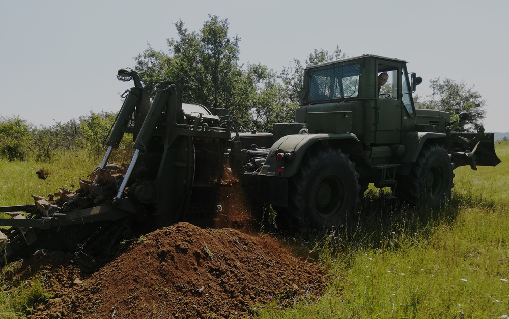 Bulgarian Engineers Supporting U.S. Infantry at Strike Back 19