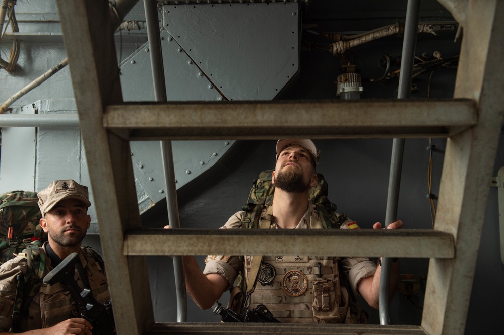 Spanish Marines embark on the USS Fort McHenry, BALTOPS 2019