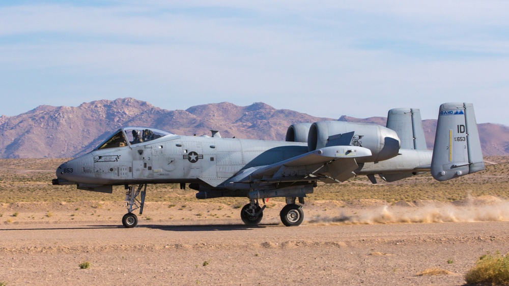 A-10 Thunderbolt executes austere landing