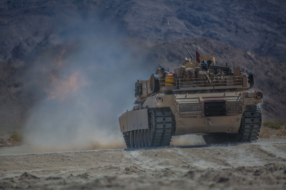 Reserve Marines conduct tank training at ITX 4-19