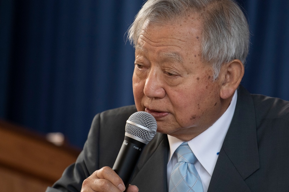 Nagasaki survivor speaks to Yokota students