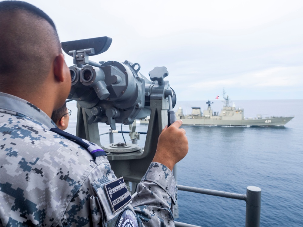 USS Antietam Operates Underway with the Royal Thai Navy During CARAT Thailand 2019