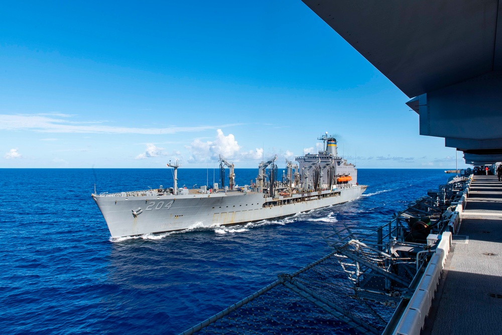 USS WASP (LHD 1) REPLENISHMENT AT SEA