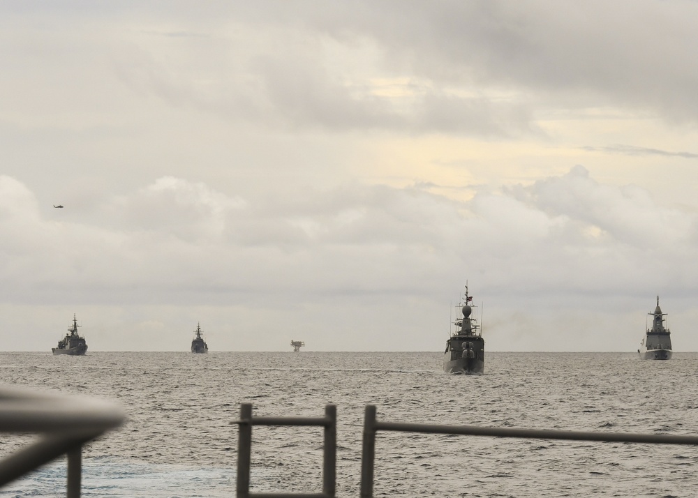 USS Antietam Operates Underway with the Royal Thai Navy During CARAT Thailand 2019