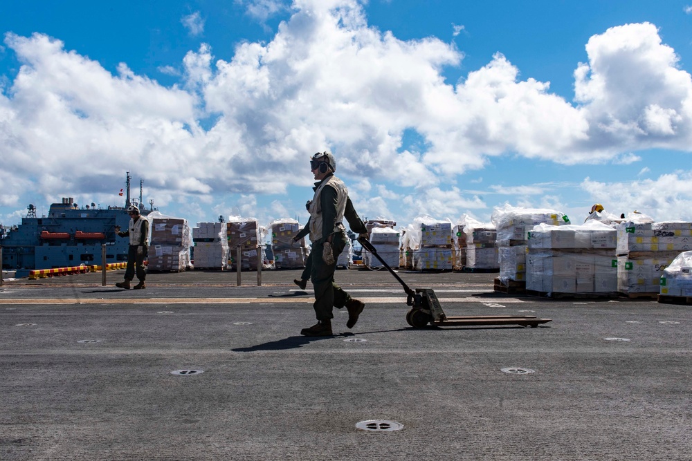 USS WASP (LHD 1) REPLENISHMENT AT SEA