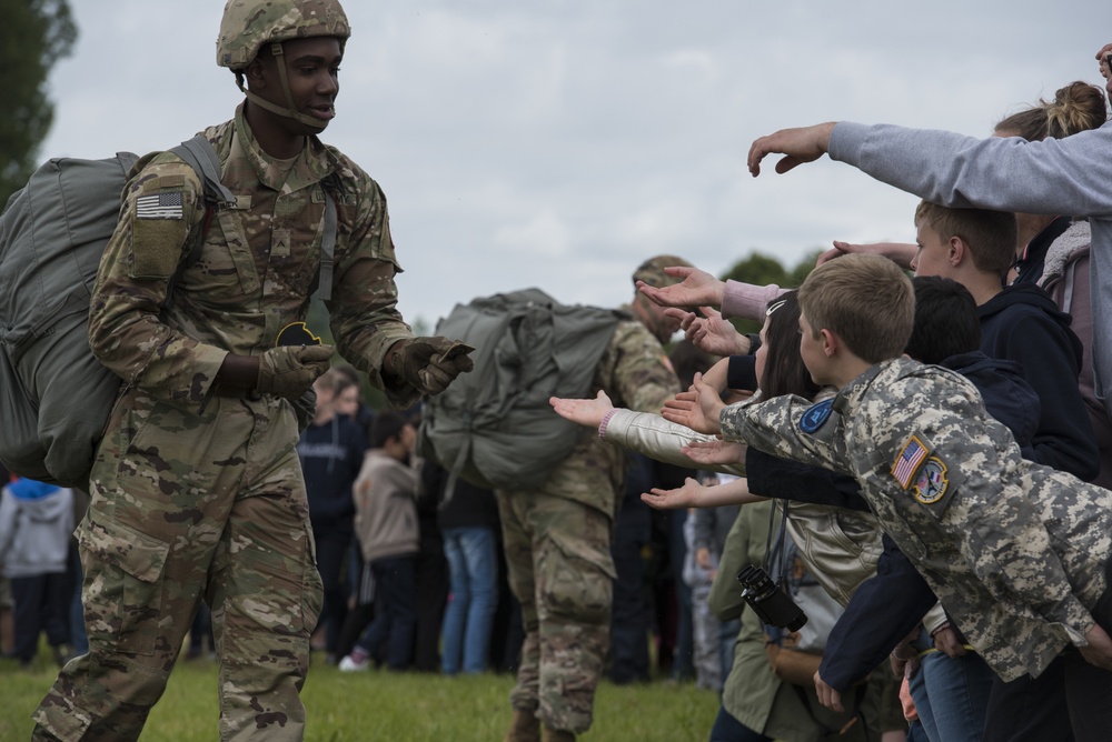 Largest airborne operation since WWII commemorates D-Day 75