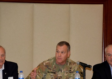 SMDC CG addresses AUSA Symposium attendees