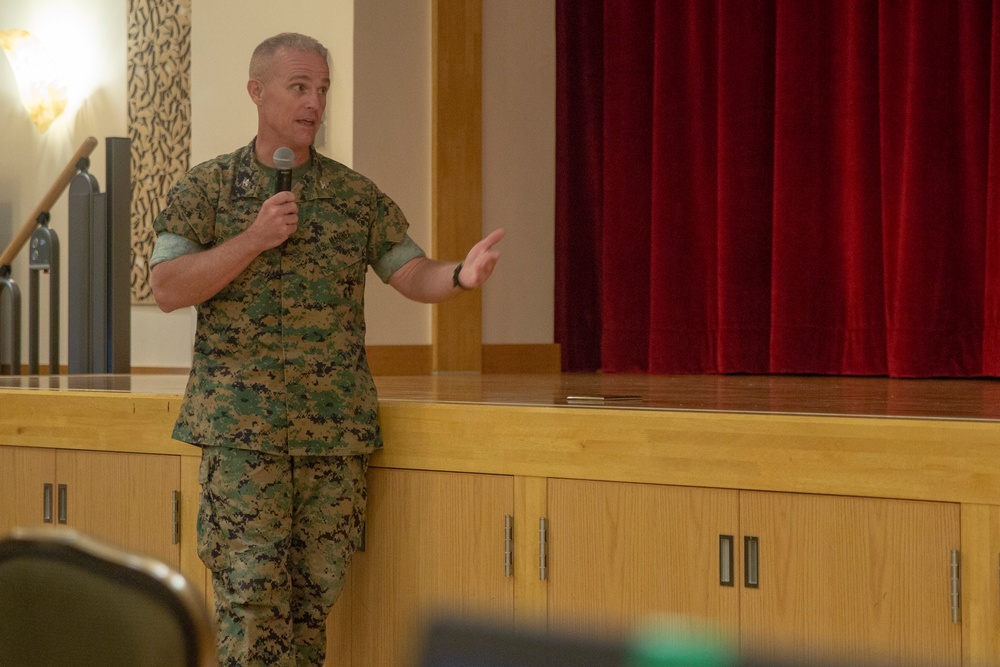 August Cole, co-author of “Ghost Fleet,” discusses future technological warfare with Marine information group in Okinawa