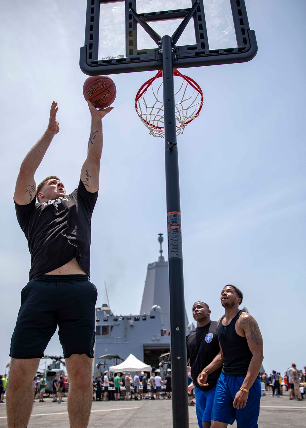 USS Arlington Steal Beach 190608