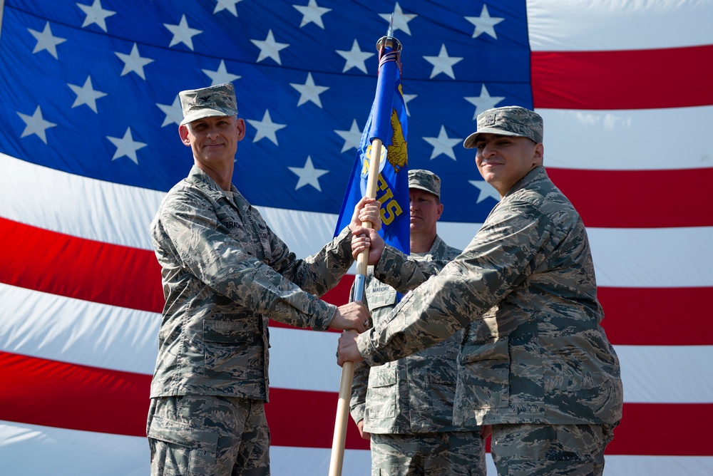 85th EIS welcomes new commander