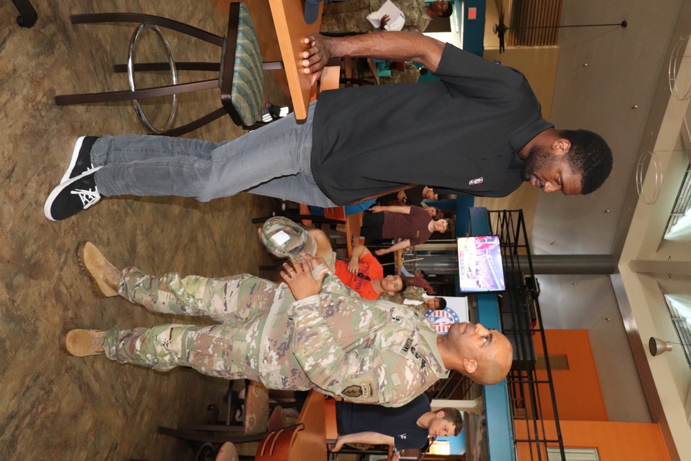 Hoops for Troops motivates fans at Schofield Barracks