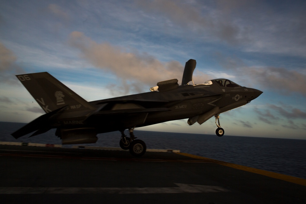 31st MEU F-35B twilight, night flight operations aboard USS Wasp