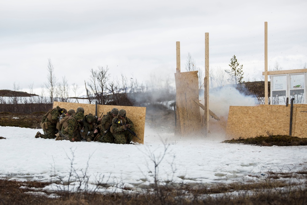 8th ESB DFT urban breaching range