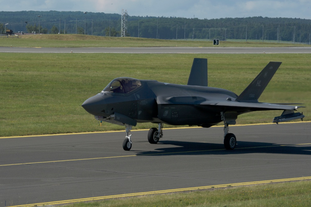 F-35s arrive at Spangdahlem