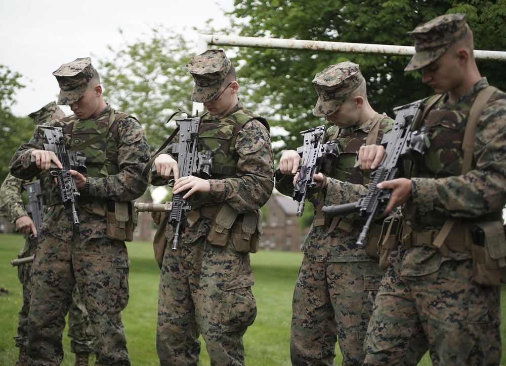 Reserve Marines, British Army Commandos conduct weapon familiarization during exercise Red Dagger