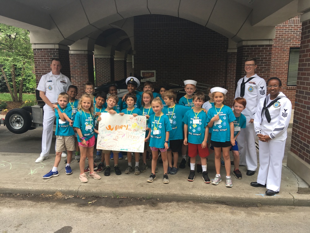 FST Promotes STEM at Nashville Navy Week