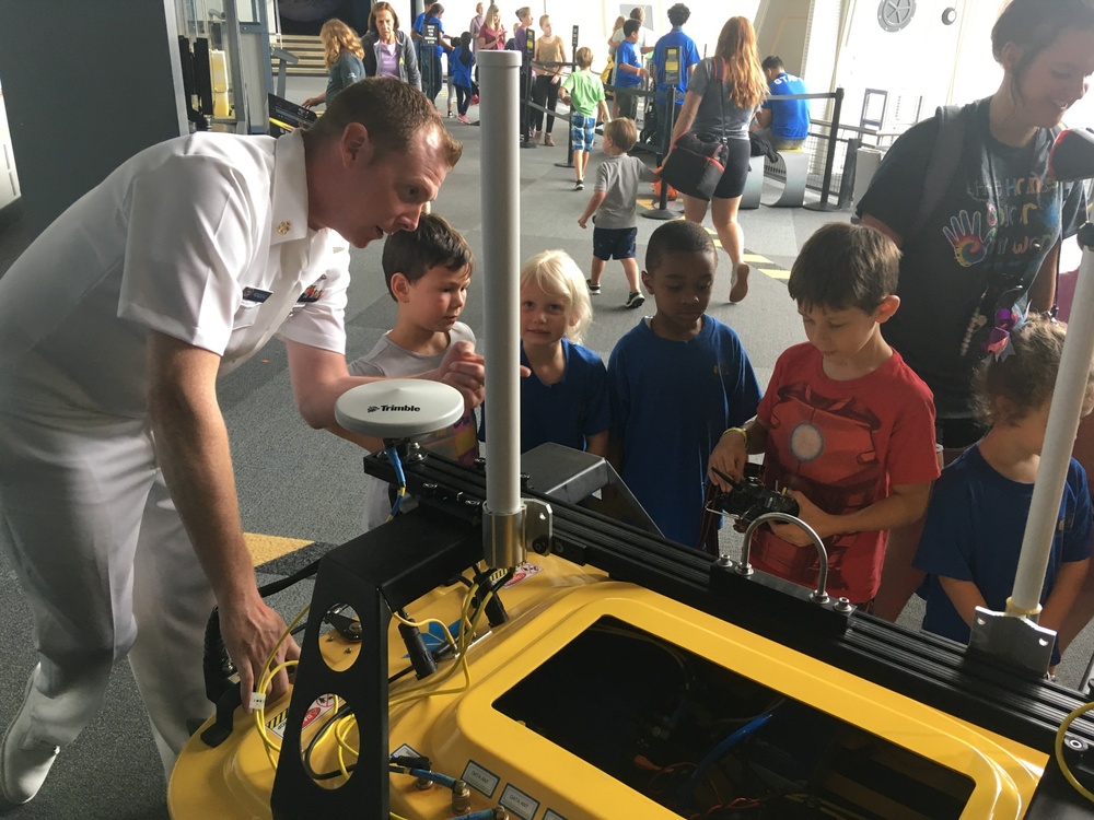 FST Promotes STEM at Nashville Navy Week