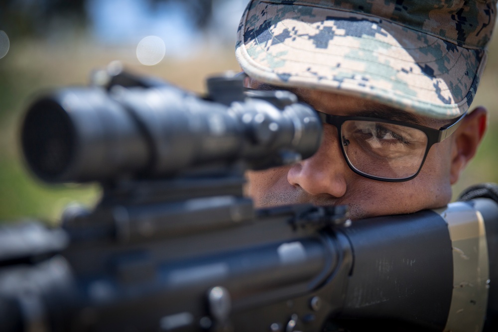 Grass, brass, don't shoot trash: Headquarters and Support Battalion grass week
