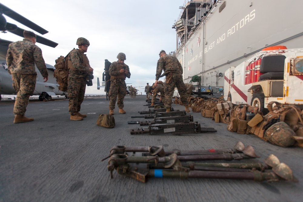 31st MEU BLT conducts live fire in Philippine Sea