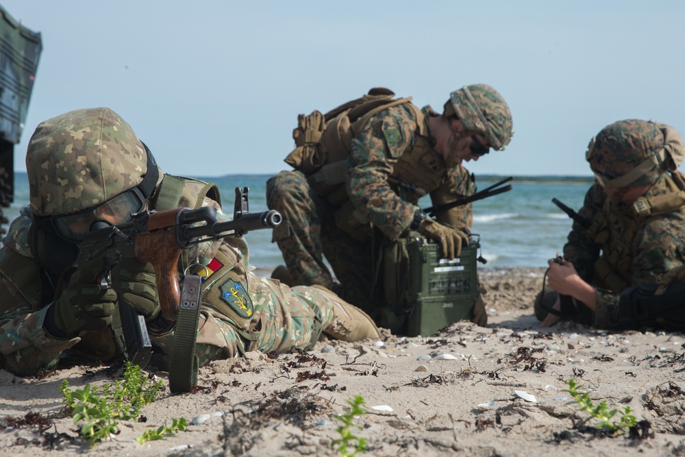 U.S., NATO allies practice beach landing drills during BALTOPS