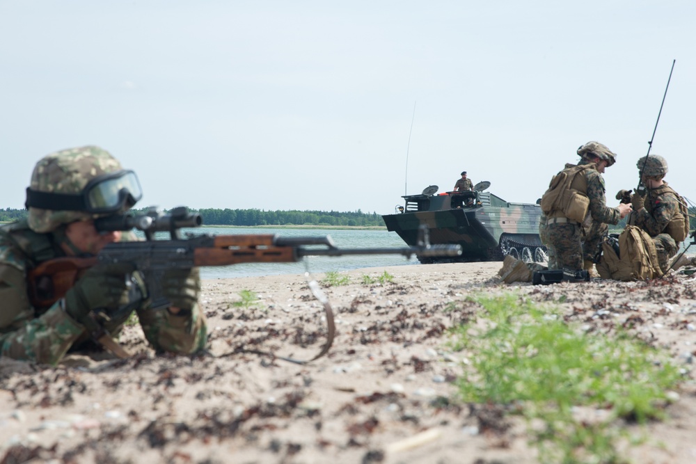 U.S., NATO allies practice beach landing drills during BALTOPS