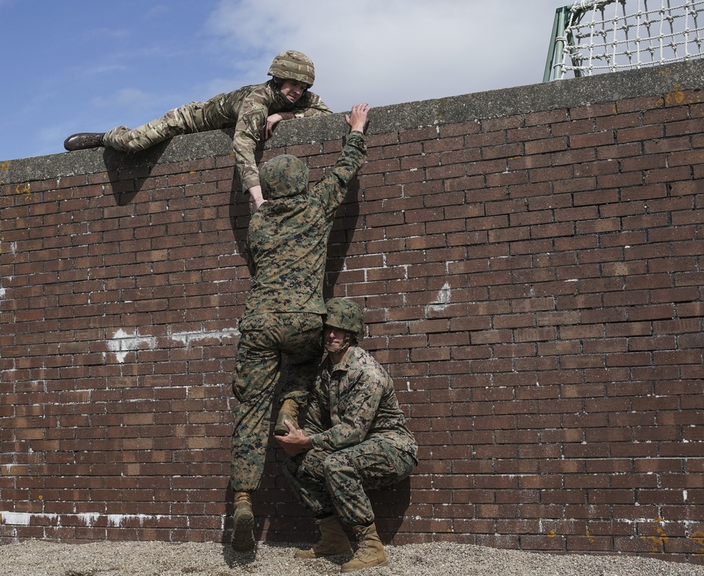 Obstacle course teamwork during Red Dagger