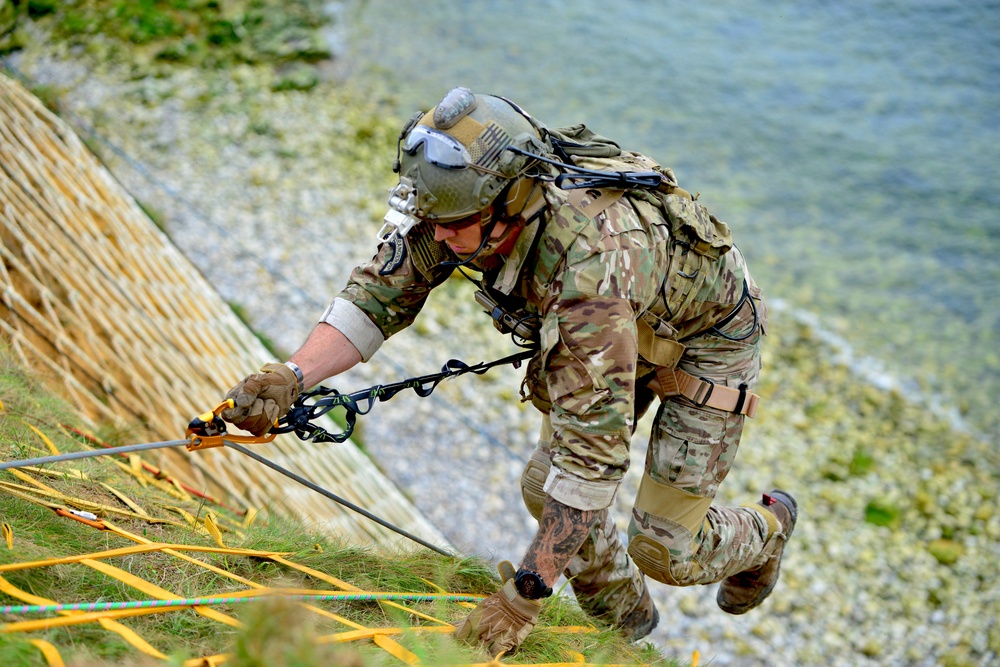 DDay75 Rangers at Pointe du Hoc