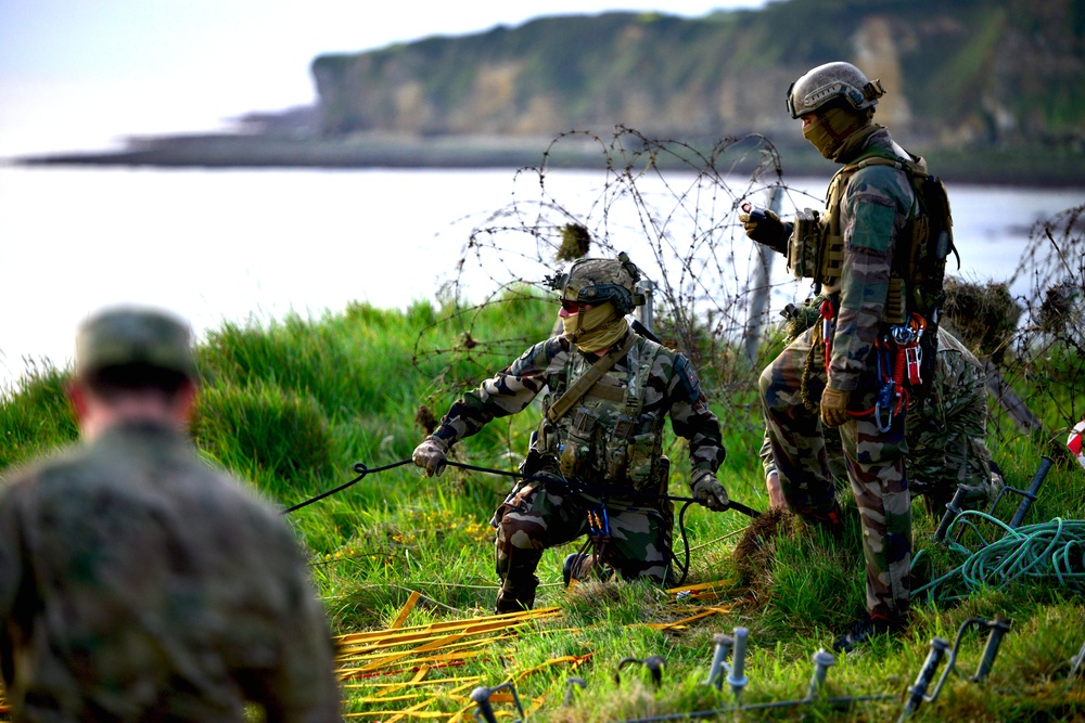 DDay75 Rangers at Pointe du Hoc