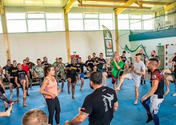 eFP Battle Group Poland participates in local Polish-led MMA training project