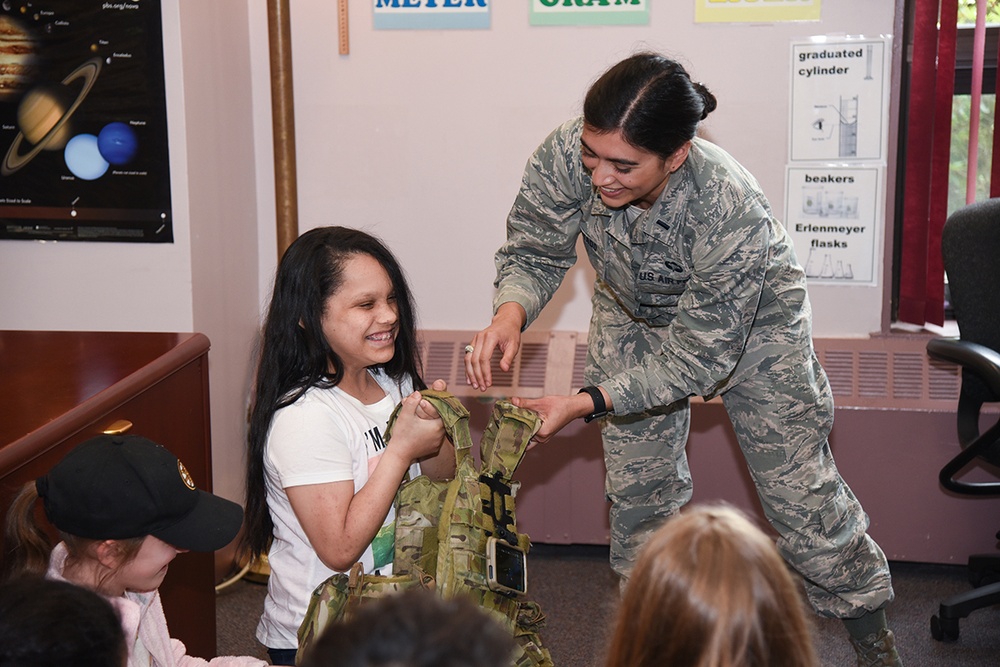 C3I&amp;N engineer talks with STARBASE students