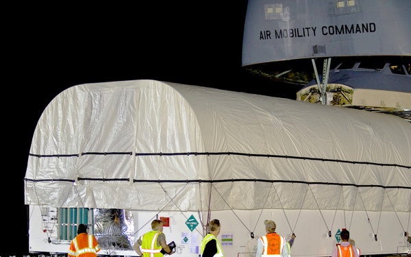 AEHF5 lands at Cape Canaveral